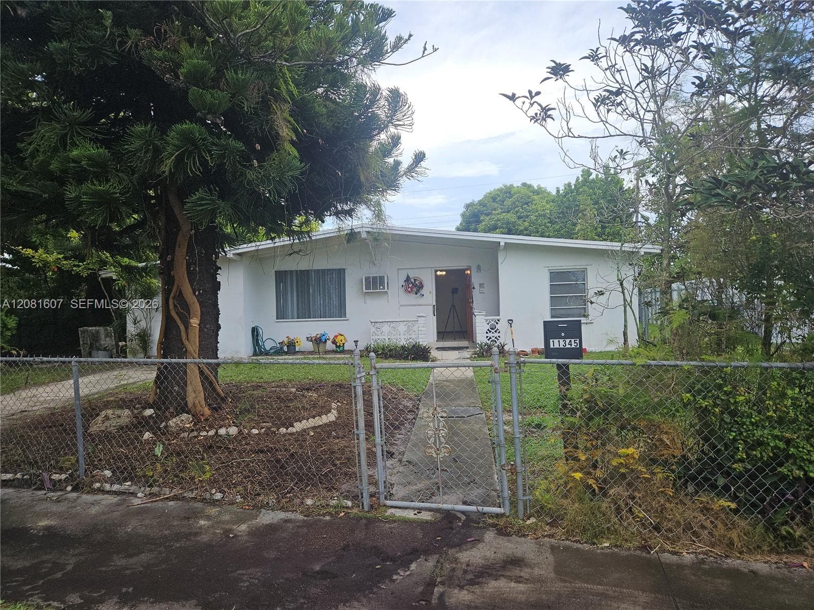 11345 SW 44th St, Miami FL 33165