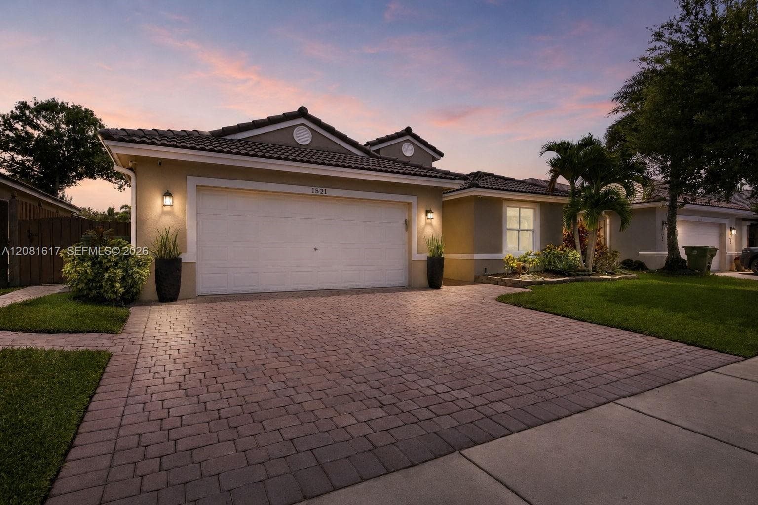 1521 SW 194th Ter, Pembroke Pines FL 33029 - Pembroke Pines, FL - Photo 1