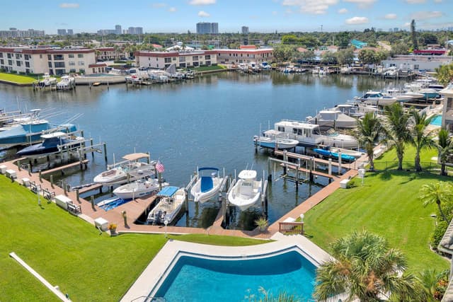 326 Northlake Drive # 201, North Palm Beach FL 33408 - North Palm Beach, FL - Photo 2