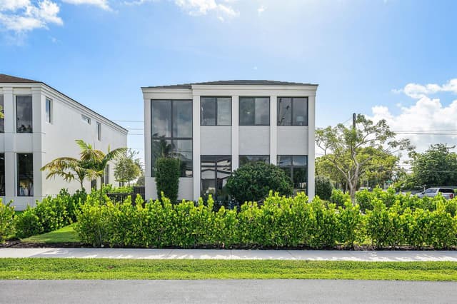521 SE 4TH Avenue, Delray Beach FL 33483 - Delray Beach, FL - Photo 2