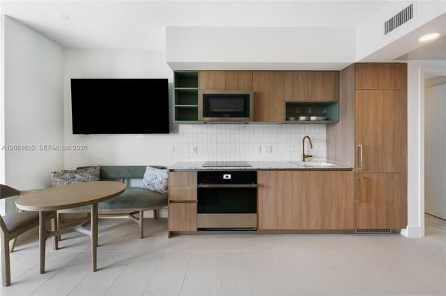 159 NE 6th St # 3210, Miami FL 33132 - Miami, FL - Photo 4
