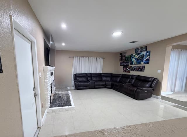 2000 SW 95TH Terrace, Miramar FL 33025 - Miramar, FL - Photo 7