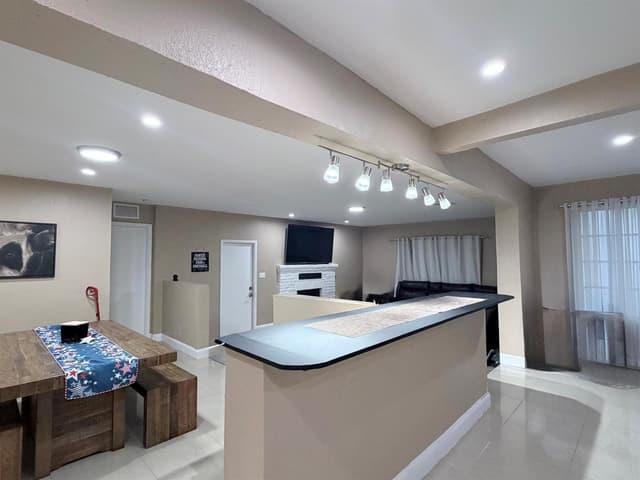 2000 SW 95TH Terrace, Miramar FL 33025 - Miramar, FL - Photo 4