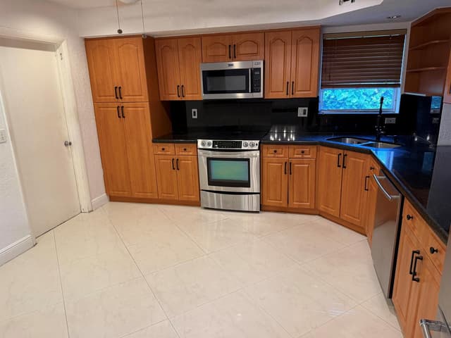 5501 MONROE Street, Hollywood FL 33021 - Hollywood, FL - Photo 4