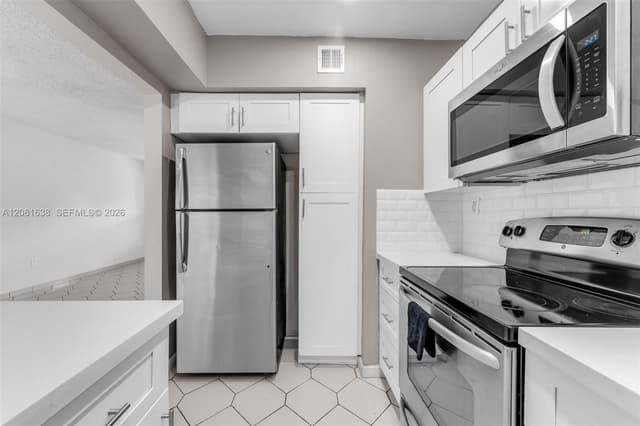 2018 SW 103rd Ct, Miami FL 33165 - Miami, FL - Photo 7