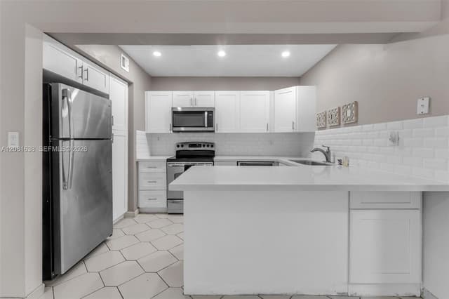 2018 SW 103rd Ct, Miami FL 33165 - Miami, FL - Photo 5