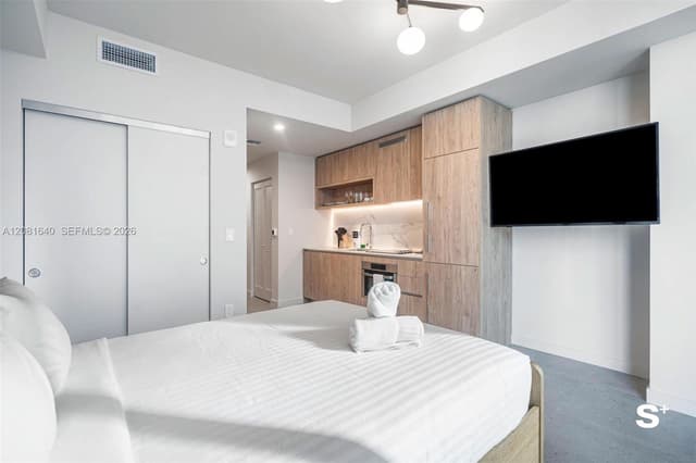 11 NE 6th St # 2206, Miami FL 33132 - Miami, FL - Photo 7