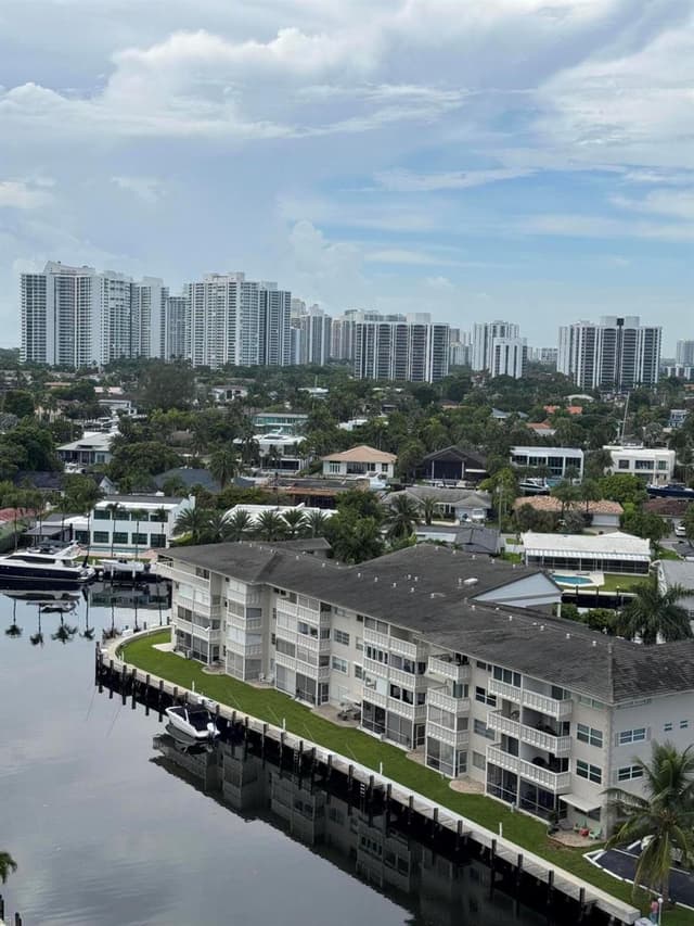 437 Golden Isles Drive # j, Hallandale Beach FL 33009 - Hallandale Beach, FL - Photo 7