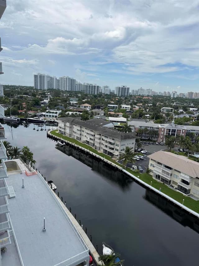 437 Golden Isles Drive # j, Hallandale Beach FL 33009 - Hallandale Beach, FL - Photo 3