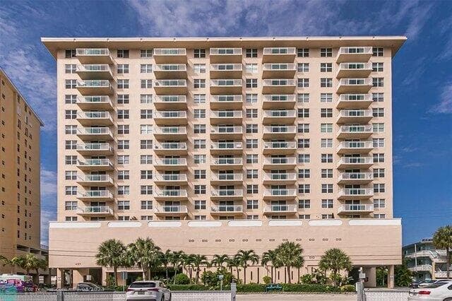 437 Golden Isles Drive # j, Hallandale Beach FL 33009 - Hallandale Beach, FL - Photo 1