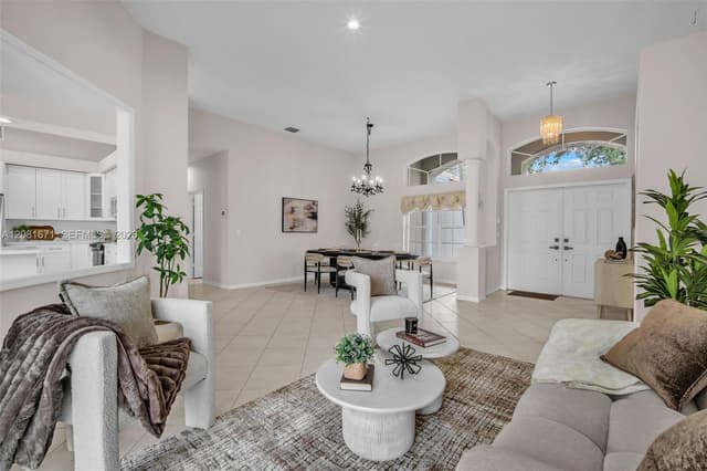 2008 NW 126th Ave, Pembroke Pines FL 33028 - Pembroke Pines, FL - Photo 7