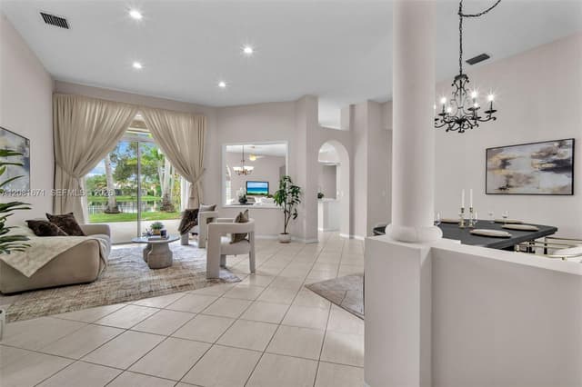 2008 NW 126th Ave, Pembroke Pines FL 33028 - Pembroke Pines, FL - Photo 4