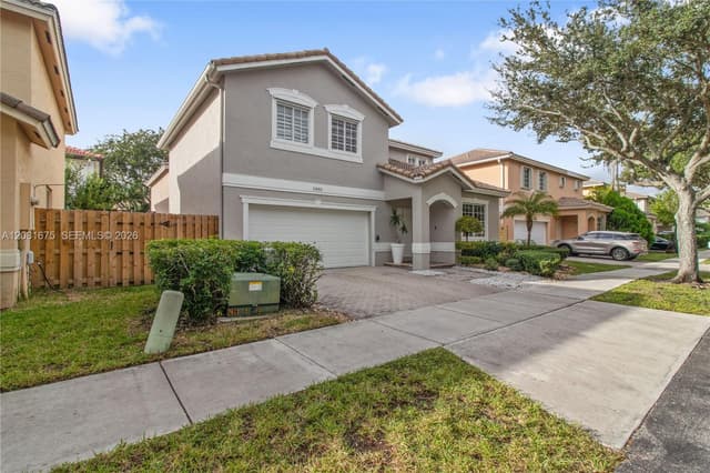 10842 NW 53rd Ln, Doral FL 33178 - Doral, FL - Photo 2