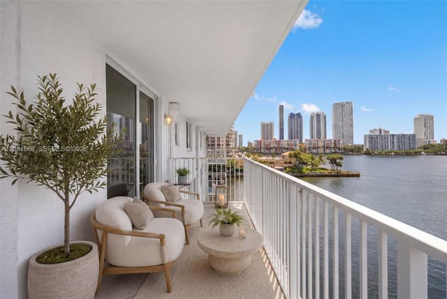 4000 NE 169th St # 607, North Miami Beach FL 33160 - North Miami Beach, FL - Photo 2