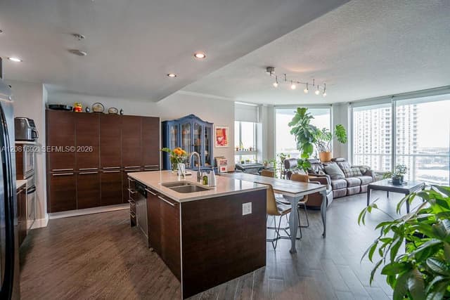 1900 N Bayshore Dr # 2018, Miami FL 33132 - Miami, FL - Photo 3