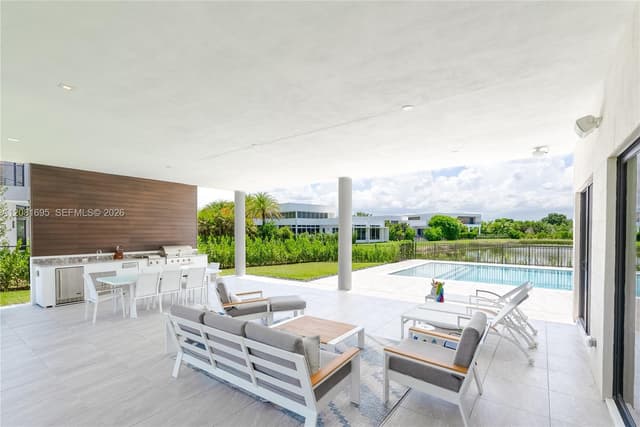 16766 Natures Way, Weston FL 33326 - Weston, FL - Photo 7