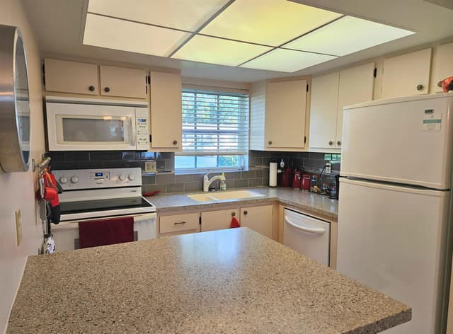 2920 CROSLEY Drive E # B, West Palm Beach FL 33415 - West Palm Beach, FL - Photo 4