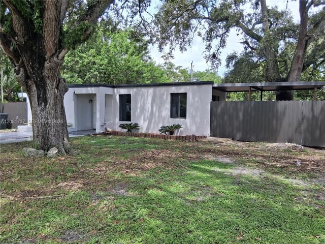 1535 NE 139 St, North Miami FL 33161 - North Miami, FL - Photo 3