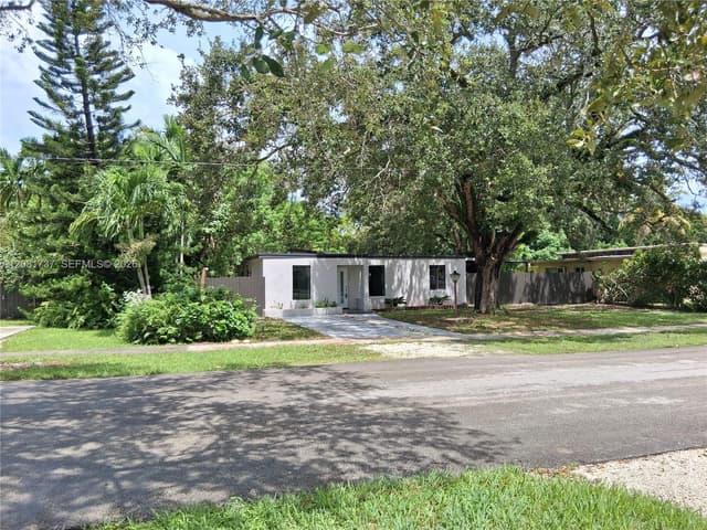 1535 NE 139 St, North Miami FL 33161 - North Miami, FL - Photo 4