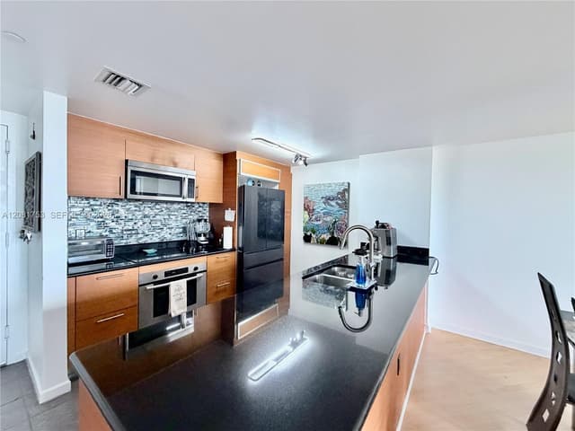 50 Biscayne Blvd # 3211, Miami FL 33132 - Miami, FL - Photo 4