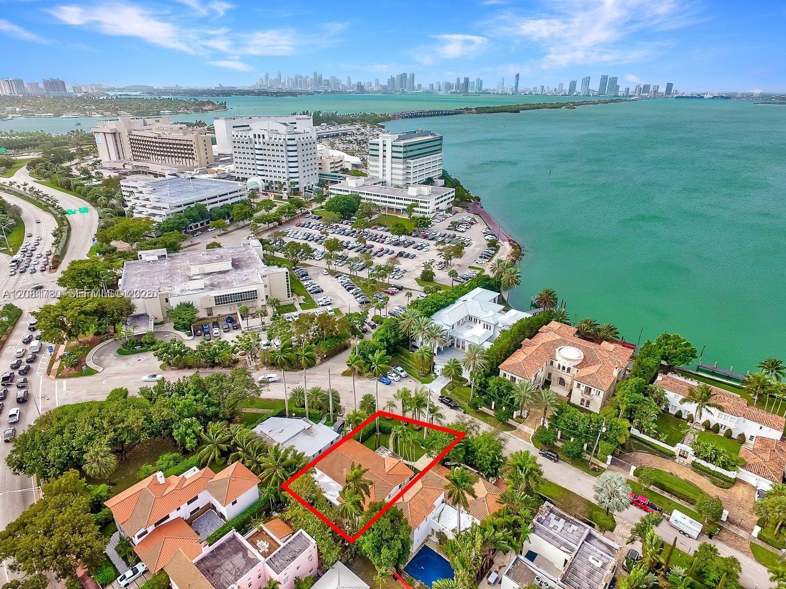 4323 N Bay Rd, Miami Beach FL 33140 - Miami Beach, FL - Photo 1