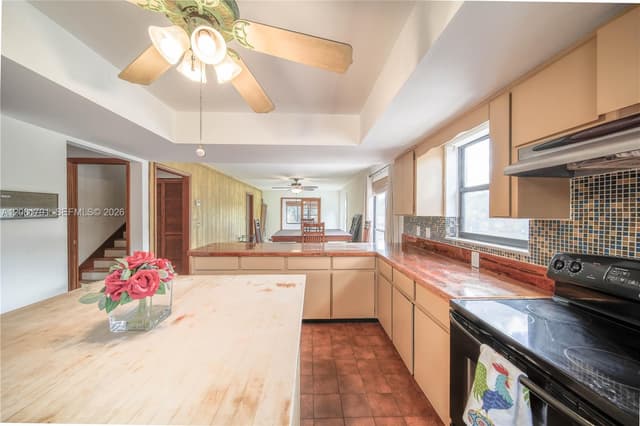 576 Marshall Rd, West Palm Beach FL 33413 - West Palm Beach, FL - Photo 7