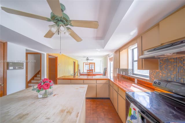 576 Marshall Rd, West Palm Beach FL 33413 - West Palm Beach, FL - Photo 4
