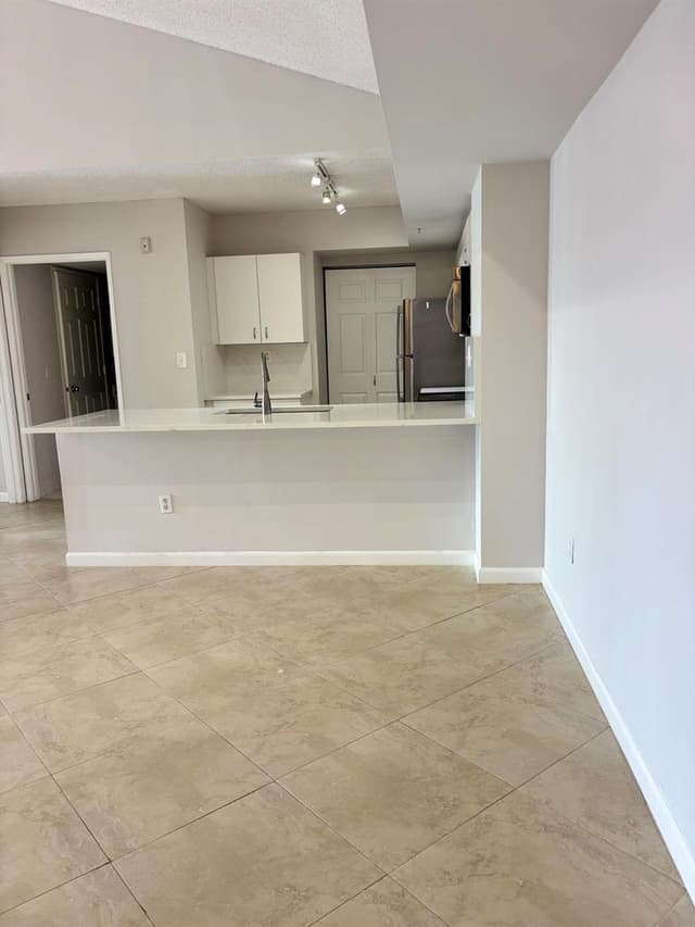 2640 S UNIVERSITY Drive # 305, Davie FL 33328 - Davie, FL - Photo 7