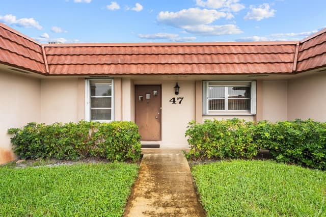 5725 FERNLEY Drive E # 47, West Palm Beach FL 33415 - West Palm Beach, FL - Photo 2