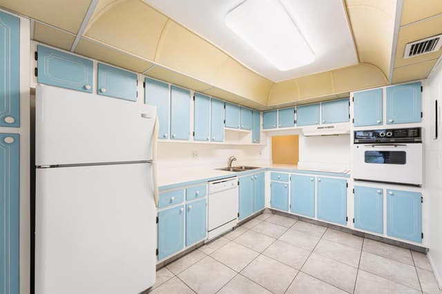5725 FERNLEY Drive E # 47, West Palm Beach FL 33415 - West Palm Beach, FL - Photo 6