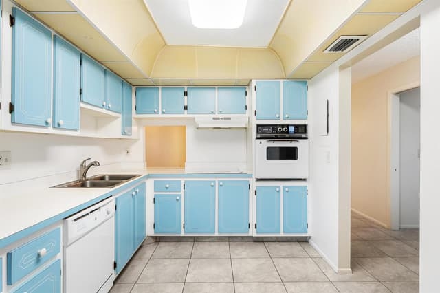 5725 FERNLEY Drive E # 47, West Palm Beach FL 33415 - West Palm Beach, FL - Photo 5