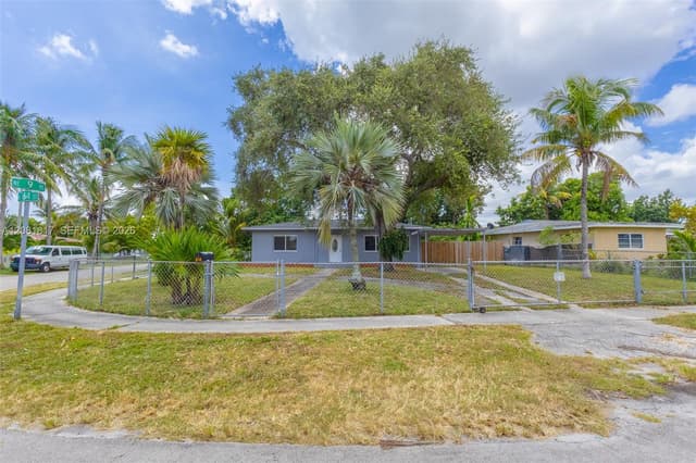 950 NE 164th St, North Miami Beach FL 33162 - North Miami Beach, FL - Photo 3