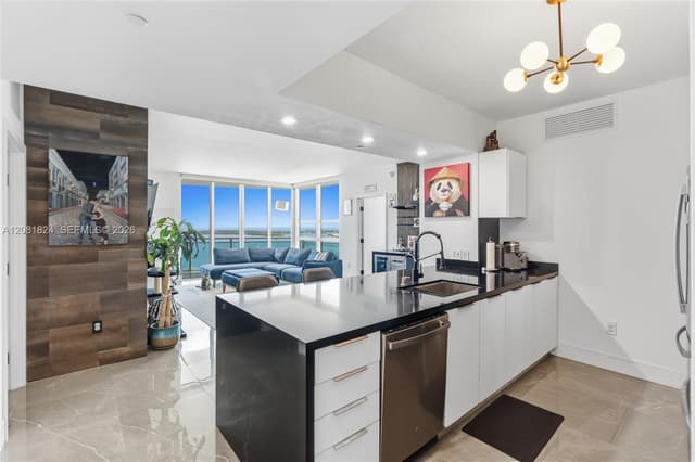950 Brickell Bay Dr # 3111, Miami FL 33131 - Miami, FL - Photo 3