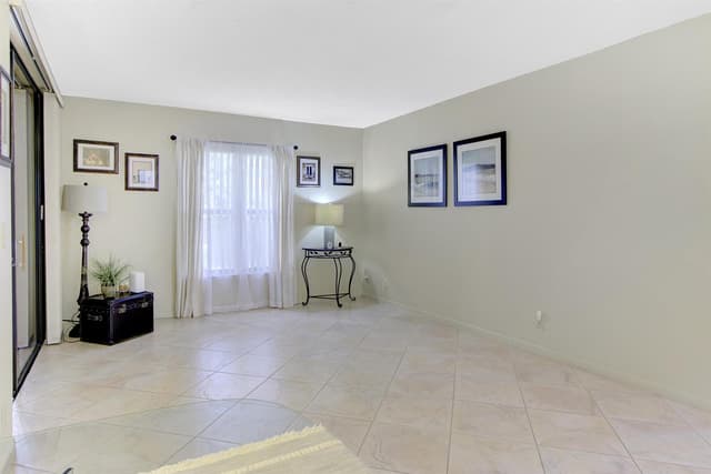 4480 Carambola Circle S, Coconut Creek FL 33066 - Coconut Creek, FL - Photo 4