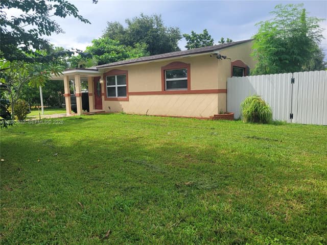 6131 Fletcher St, Hollywood FL 33023 - Hollywood, FL - Photo 2