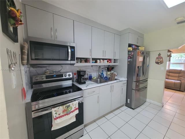 6131 Fletcher St, Hollywood FL 33023 - Hollywood, FL - Photo 6