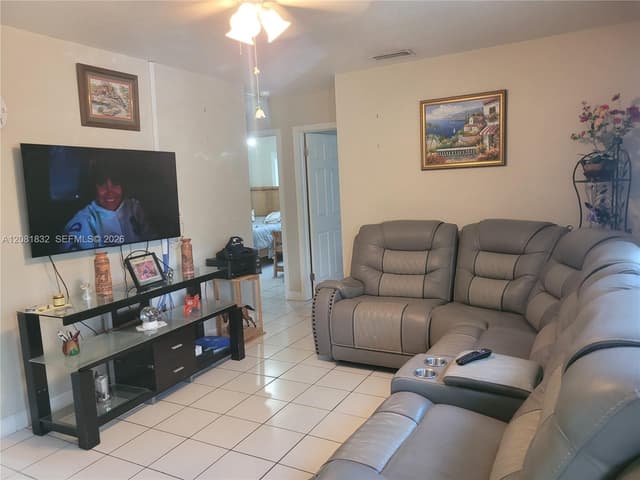 6131 Fletcher St, Hollywood FL 33023 - Hollywood, FL - Photo 5