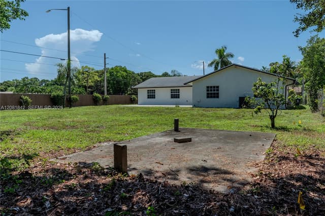 4513 Blue Pine Cir, Lake Worth FL 33463 - Lake Worth, FL - Photo 6