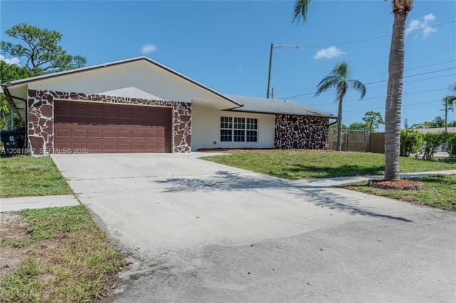 4513 Blue Pine Cir, Lake Worth FL 33463 - Lake Worth, FL - Photo 3