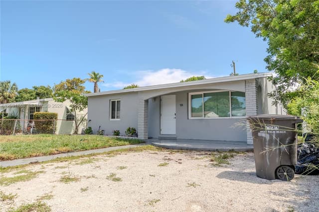 726 56th St, West Palm Beach FL 33407 - West Palm Beach, FL - Photo 2