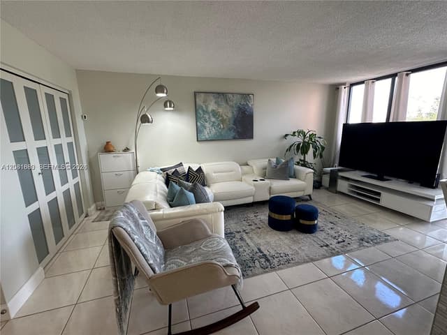 9410 W Flagler St # 410, Miami FL 33174 - Miami, FL - Photo 3