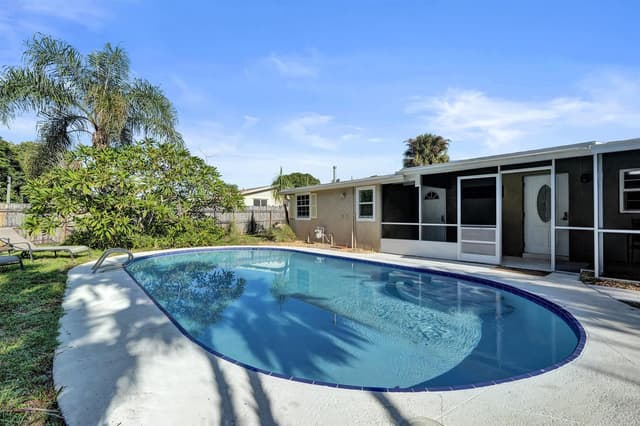 3127 Carol Avenue, Palm Springs FL 33461 - Palm Springs, FL - Photo 4