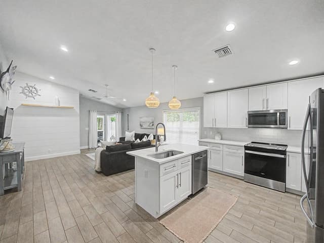 17700 Cornelia Avenue, Jupiter FL 33458 - Jupiter, FL - Photo 4