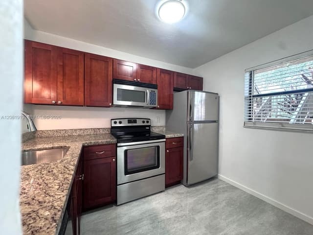 10325 NW 11th St # 101, Pembroke Pines FL 33026 - Pembroke Pines, FL - Photo 5