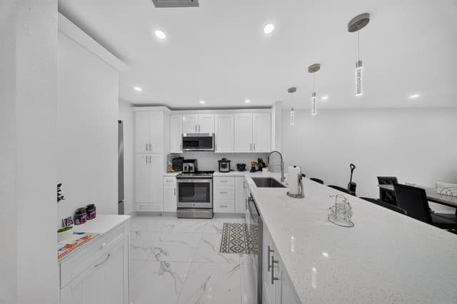 265 CAPE COD Circle, Lake Worth FL 33467 - Lake Worth, FL - Photo 3