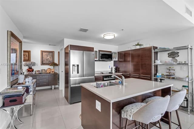 1900 N Bayshore Dr # 2111, Miami FL 33132 - Miami, FL - Photo 3