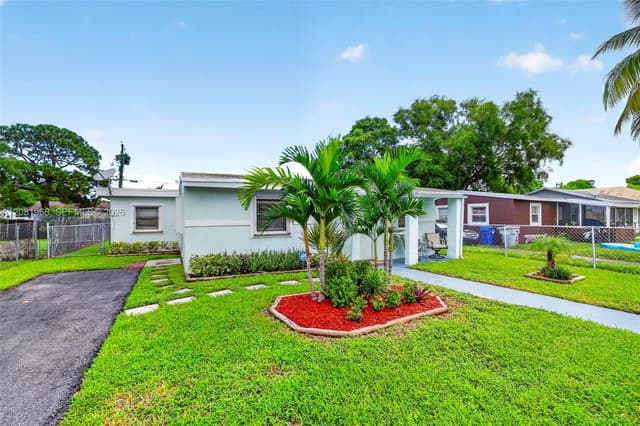 2825 NW 3rd St, Pompano Beach FL 33069 - Pompano Beach, FL - Photo 2