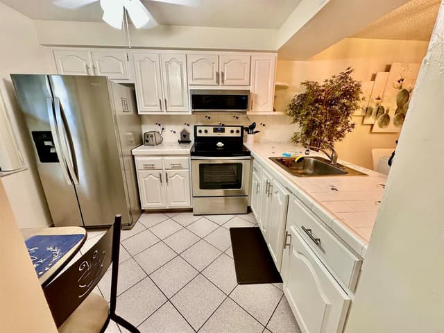 4502 Martinique Way # B1, Coconut Creek FL 33066 - Coconut Creek, FL - Photo 3