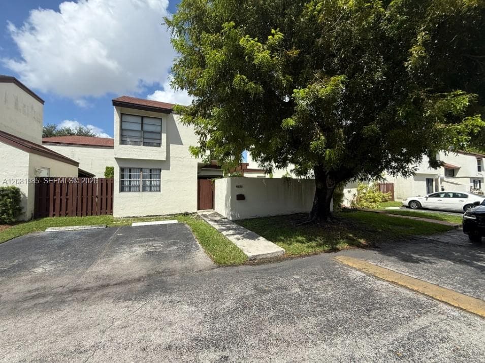 9764 NW 4th Ln # 9764, Miami FL 33172 - Miami, FL - Photo 1