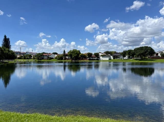 9764 NW 4th Ln # 9764, Miami FL 33172 - Miami, FL - Photo 5